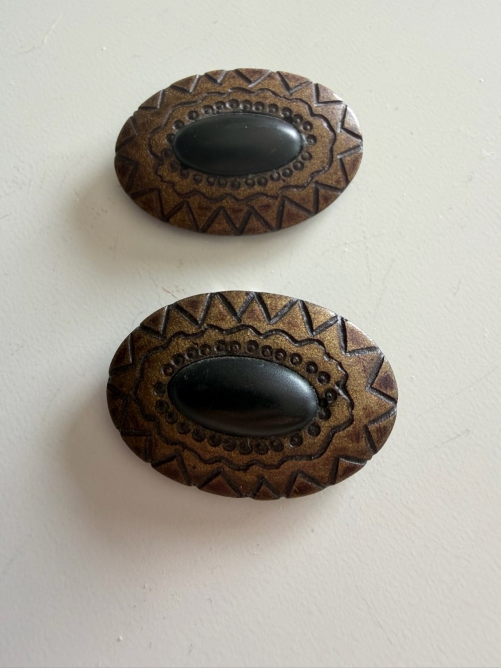 Vintage Style Brown Black Oval Shoe Clips Boho Etched Shoe Charms